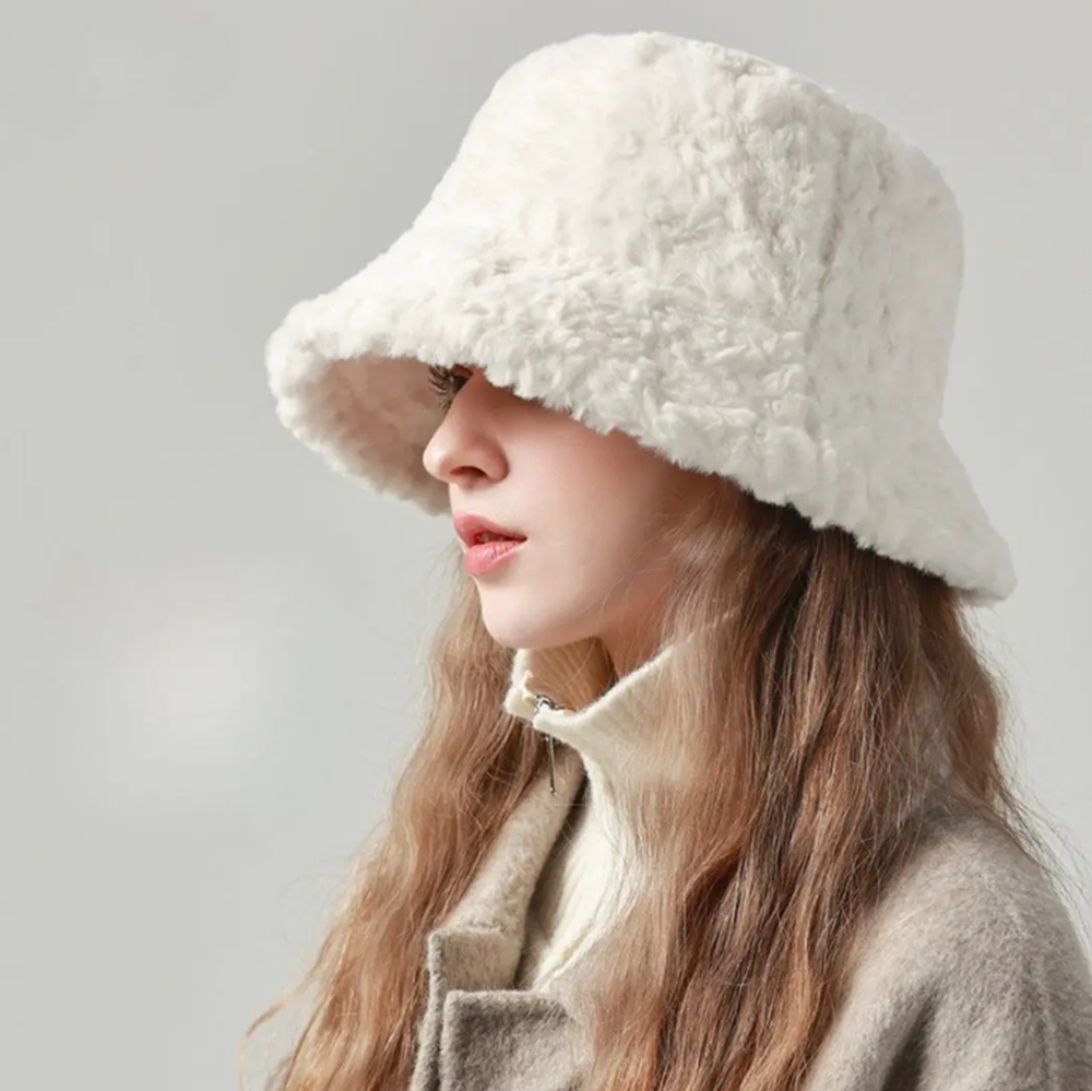 NWT Cream Teddy Bear Bucket Hat